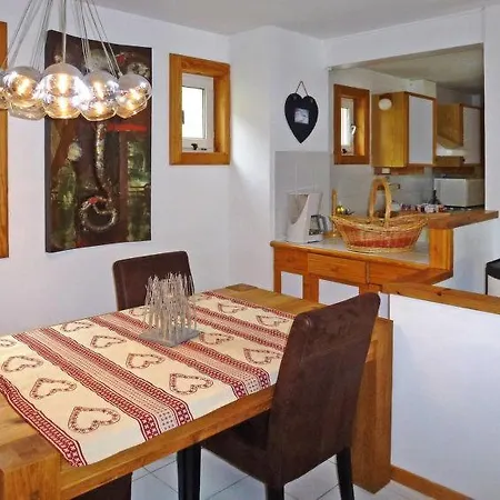Sleeps 8 Holiday home *
