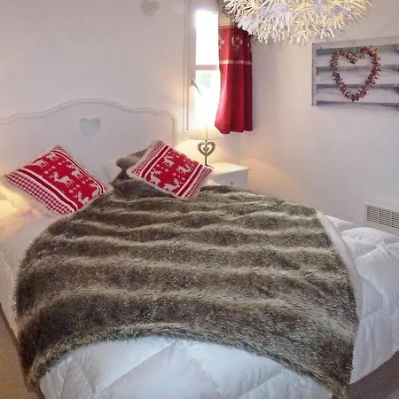 Sleeps 8 Holiday home Flaine